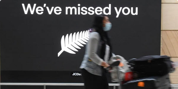 Kiwis eye Aussie citizenship ahead of New Zealand Prime Minister's meeting with her Australian counter-part Anthony Albanese. Photo: AAP