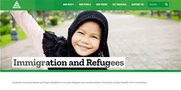 The Australian Greens have endorsed a policy for all New Zealanders to be granted a permanent visa upon arrival in Australia.