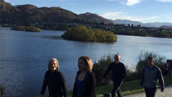 Malcolm and Lucy Turnbull stroll around Queenstown's Lake Wakitipu with and Bill and Mary English. (Photo: Tracy Watkins/Fairfax NZ)