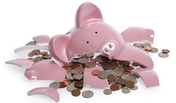 Broken piggy bank (Photo: Hurst/Shutterstock)